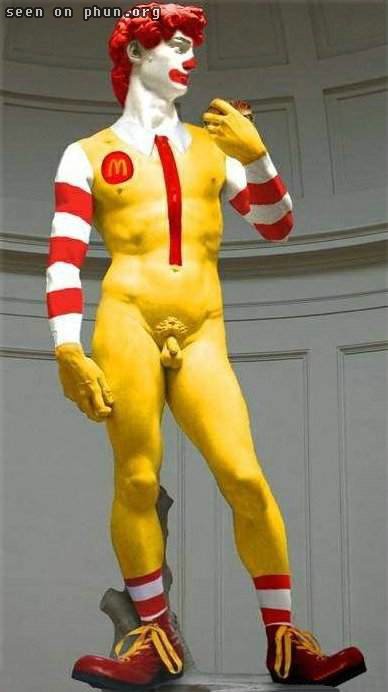 Pour attirer les dames chez MacDo, il faudrait peut-être changer Ronald... Un nouvel ambassadeur plus sexy serait plus approprié ! height=