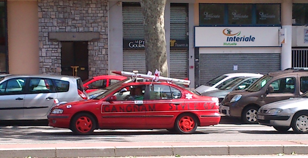 Le Gangnam Style de Psy a fait des émules. Voici la voiture du dictateur de Corée du Nord qui a équipé sa voiture de nouveaux jouets...