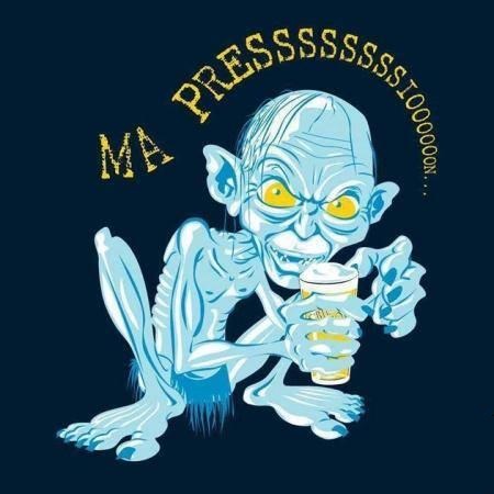 Quand Gollum (Seigneur des Anneaux) boit une bière, n'essayez jamais de lui prendre sa bière!