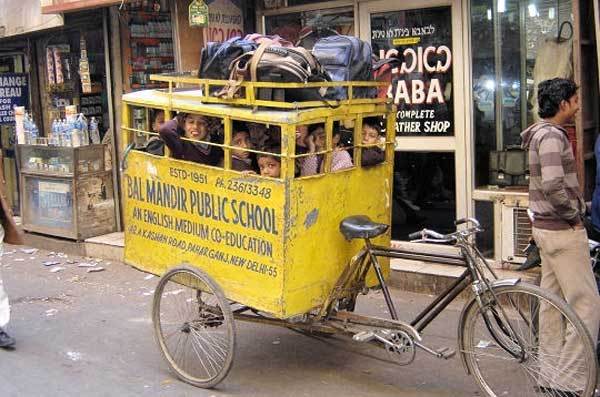 Si vos pioupious se plaignent de prendre le bus scolaires, montrez donc leur ce bus ! height=