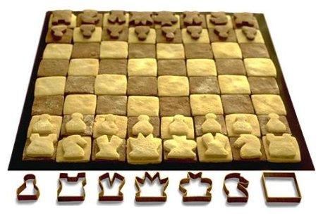 Voici un jeu d'échec pas commun : celui qui gagne à le droit de dire Echec et tarte ?