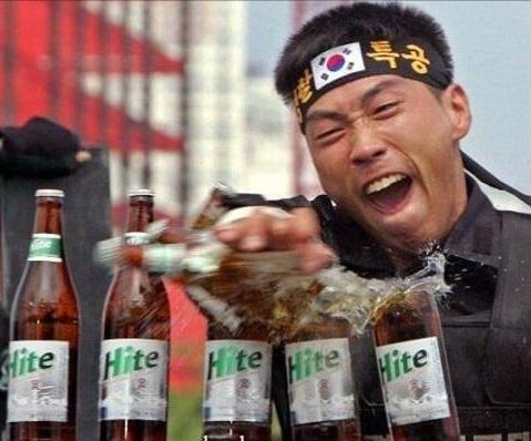 Comment un ninja assoiffé ouvre-t-il ses bières ?