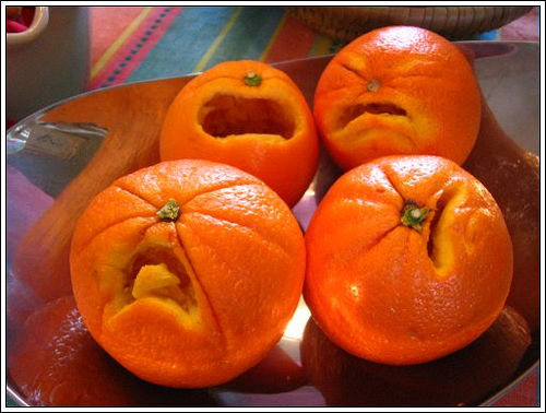 Après les oranges sanguines, voici les oranges pleureuses :( Mais pourquoi tant de haine ?