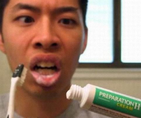 Quand on se trompe de tube de dentifrice, il vaut mieux s'en rendre compte avant qu'il ne soit trop tard height=