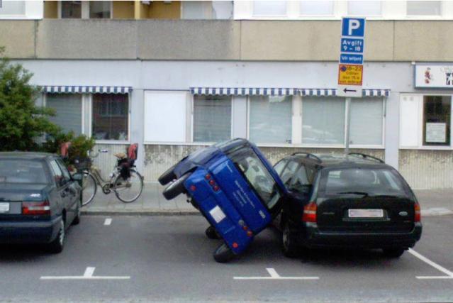 Attention, se garer en dérappant au frein à main n'est pas très prudent height=